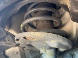 お車を安心してお乗りいただく為には、足回りの定期点検が欠かせません。サービスサポート(有償保証)では無料点検もご提供しており、安心のカーライフをお過ごしいただけるサポート体制が整っています。
