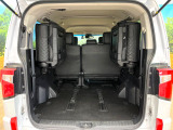 普段のお買い物や通勤、送迎等に十分な荷室スペースを確保しております。セカンドシートを倒すと、大きな荷物の積載も可能です♪