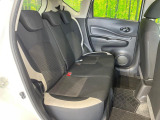 後部座席も気になるようなキズ・汚れやへたり等、大きなダメージはなく、良好な状態です。