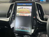後方モニター表示でバック時の障害物もしっかり見えます!