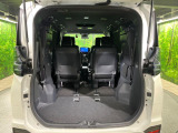 後席を格納すると、これだけの広さが!シーンに合わせたシートアレンジで、大きな荷物も積むことが出来ます♪