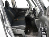 見通しのよいすっきりとした視界で、誰でも運転しやすいです。運転のしやすさは疲れにくさにも繋がりますよ♪