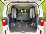 後席を格納すると、これだけの広さが!シーンに合わせたシートアレンジで、大きな荷物も積むことが出来ます♪