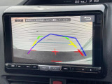 【バックカメラ】駐車時に後方がリアルタイム映像で確認できます。大型商業施設や立体駐車場での駐車時や、夜間のバック時に大活躍!運転スキルに関わらず、今や必須となった装備のひとつです!