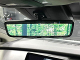 【デジタルインナーミラー】後席の大きな荷物や同乗者で後方が確認しづらい時でも安心!カメラが撮影した車両後方の映像をルームミラー内に表示。クリアな視界で状況の確認が可能です!