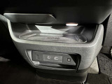 ワイヤレス充電器やUSB電源ソケット付きです!