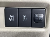 【両側パワースライドドア】スマートキーや運転席のスイッチで後席両側スライドドアの開閉が可能♪電動だから力を入れてドアを開ける必要が無く、小さなお子様でも簡単に開け閉めでき快適です♪