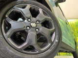 【純正15インチアルミホイール】外観にマッチした純正アルミホイールを装着しております。各種社外アルミホイールや、スタッドレスタイヤも取扱いしております。是非ご相談ください♪