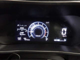 とっても見やすいメーターです。夜間時はラグジュアリーな気分にさせてくれる照明が魅力ですので、夜のドライブも楽しみになりますよ♪