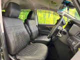 運転席シート廻りは使用感も少なく、良好な状態となっています。前オーナー様が丁寧に使っていたことがよくわかりますね。