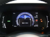 とっても見やすいメーターです。夜間時はラグジュアリーな気分にさせてくれる照明が魅力ですので、夜のドライブも楽しみになりますよ♪