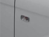 サイドウィンカーは社外の新品クリスタルレンズに変更しました!!