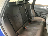ご納車前に、リア3面にプライバシーフィルムの施行も可能です。荷物の盗難防止、UVカット等の効果があります。プロが選ぶ高耐久、高品質なフィルムは種類も豊富で仕上がりも非常に綺麗です。