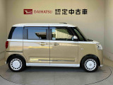 車両右側面からの写真になります。車をご覧になりたい時はお気軽に最寄りの店舗へご相談下さい。