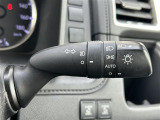 【オートライト(AUTO)】外の明るさをシステムが感知して、自動でヘッドライトが点灯します。ヘッドライトをつけ忘れを防ぐ便利機能です。
