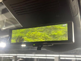 【インテリジェントルームミラー】後席の大きな荷物や同乗者で後方が確認しづらい時でも安心!カメラが撮影した車両後方の映像をルームミラー内に表示。クリアな視界で状況の確認が可能です!