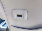 こちらに、後部座席の方々が使えるUSBポートがあります♪
