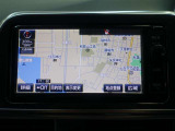 純正ナビを装備。タッチパネル式で使いやすく、お出かけもラクラクです。