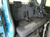 後部座席も広々としています!