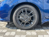 純正アルミホイール。タイヤサイズは185/60R16です。