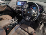 ☆センターパネルを運転席側に僅かに傾けたBMW独特のインパネ☆【駆け抜ける歓び】はここからもスタートしております☆