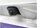 バックカメラが付いているので後方確認が非常にしやすいです。今や運転初心者も熟練者も必須装備!ついていて損はないですね♪
