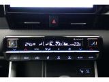 ★運転席と助手席でそれぞれお好みに合わせて温度設定が行えるフルオートエアコンです。外気温や室温、日射量を感知し、吹き出し温度、風量を緻密に制御します