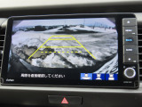リアワイドカメラシステム!従来の視野に加えて、後方側方を約180&deg;まで見えるワイドビューと、後方を真上から見たような視野で駐車時などに便利なトップダウンビューの3つの視野があります!