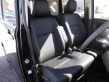 【内装】ムーブの車内です♪もちろん、フロアマットもついてますよ〜!
