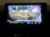 バックカメラの画像です。ガイドラインがスムースな車庫入れをサポートいたします!車庫入れの安心感がアップしますね☆