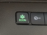 ★ECONスイッチ★ エコドライブを加速しよう!スイッチをONにすると、運転の仕方によるロスを抑え込み燃費をよくするようクルマが頑張ります(*^ー^*)燃費向上にチャレンジ♪