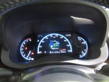 とっても見やすいメーターです。夜間時はラグジュアリーな気分にさせてくれる照明が魅力ですので、夜のドライブも楽しみになりますよ♪