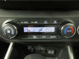 簡単操作で車内を快適、適切な温度にしてくれるオートエアコン。