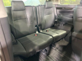 3列目シートはもちろん状態良好☆大人でもゆったりと座って頂けますので、大人数でのお出かけもラクラクです♪ご家族で、気の知れた仲間で、ドライブに行くのが楽しみですね♪