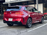 【BMWの伝統-2】時代を超える美しさ。磨き抜かれたエアロダイナミクスが瞳を奪う。一目で伝わるスポーティーなプロポーションは、BMWの走行性能を生み出すのに欠かせない要因の一つです。