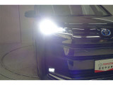 話題のLEDヘッドランプが採用されております! 省電力で長寿命、しかもとても明るく熱くなりにくい性質を持ったライトになります。虫も寄ってきにくい性質も持っております。