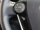 ステアリングスイッチ付き。前方から目を離すことなく操作することが可能です。