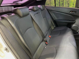 後部座席も気になるようなキズ・汚れやへたり等、大きなダメージはなく、良好な状態です。