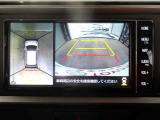 バックモニター付きで後方を確認しながら安心して駐車することが出来ます。