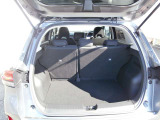 ラゲッジスペースも広々していて荷物もたくさん載りそうです。普段のお買い物もこれだけのスペースがあれば安心です。