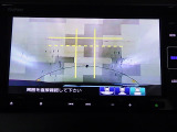 バックカメラの画像です。ガイドラインがスムースな車庫入れをサポートいたします!車庫入れの安心感がアップしますね☆