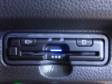 ■【ETC車載器】が装備されています。セットアップをしてお渡しとなり、ETCカードを差し込むだけで高速道路の利用が可能です。