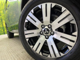 【純正18インチアルミホイール】外観にマッチした純正アルミホイールを装着しております。各種社外アルミホイールや、スタッドレスタイヤも取扱いしております。是非ご相談ください♪