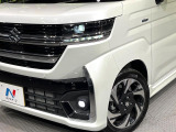 【LEDヘッドライト】悪天候や夜間走行時も良好な視界を確保し安心して運転できる高輝度LEDヘッドライトを装備!点灯速度が早く、消費電力も抑えられています。