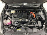 エンジンルーム内も隅々まで掃除がいきわたっています!ハイブリッド部分は初度登録から10年、もしくは3年間の長い方の保証付!ただし累計走行距離数20万キロまでとなります!