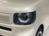 LEDヘッドライトは、点灯の瞬間から最大光量を発揮し、突然暗くなるトンネルなどでの安定感を高めます。