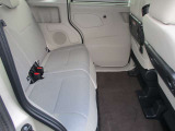 リアシートです!汚れや破れも無く良好です♪後部座席は大人の人でも足元ゆったりしております♪