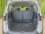 後席を格納すると、これだけの広さが!シーンに合わせたシートアレンジで、大きな荷物も積むことが出来ます♪