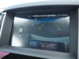 メーカー純正ナビ搭載!CD、DVD、ミュージックサーバー、AUX、BT接続、地デジの視聴も可能です!全方位モニター付きで駐車も楽々♪