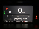 メータは先進的なデジタルメーターを採用!ゆっくりと数字が動くのでとても見やすく表示されます!平均燃費なども表示、エコな運転の手助けをしてくれます!